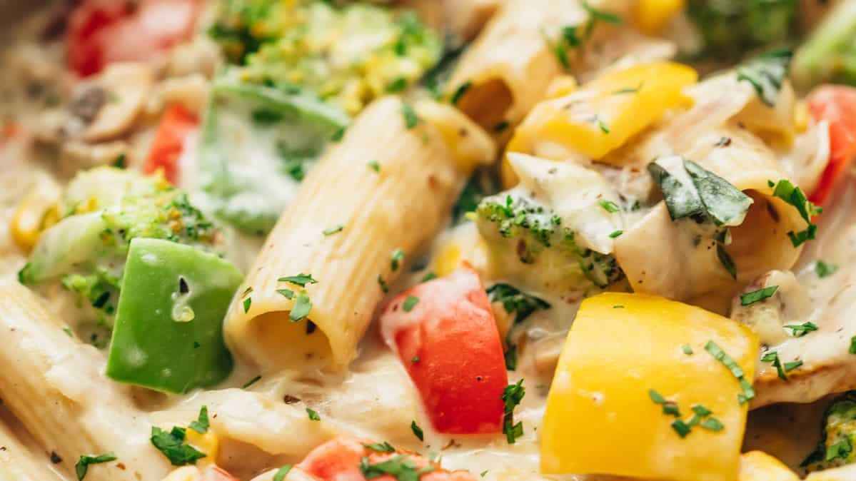 طرز تهیه پاستا با سبزیجات